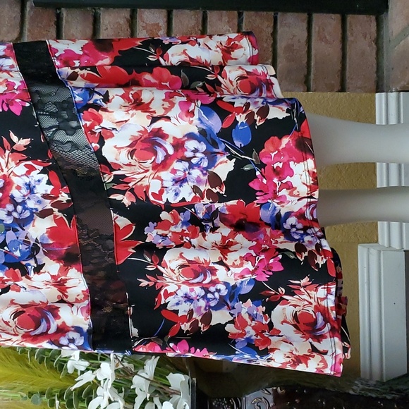 🆕️ TORRID Floral Studio Knit Asymmetrical Midi Dress SIZE: 0 (LARGE 12) - Picture 6 of 16